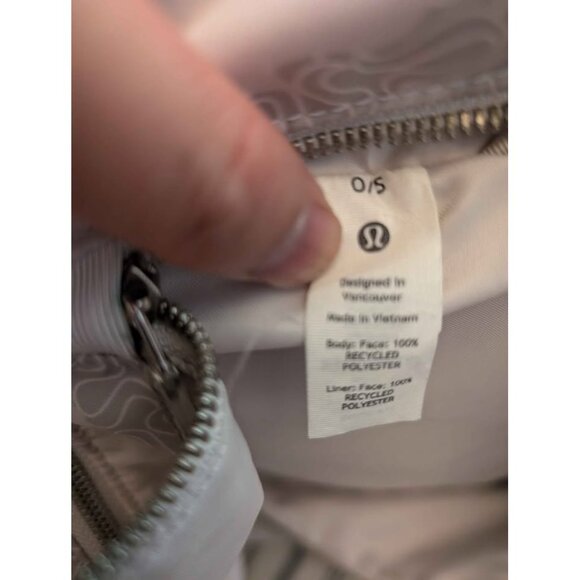 Lululemon City Adventurer Backpack 20L - Picture 5 of 11